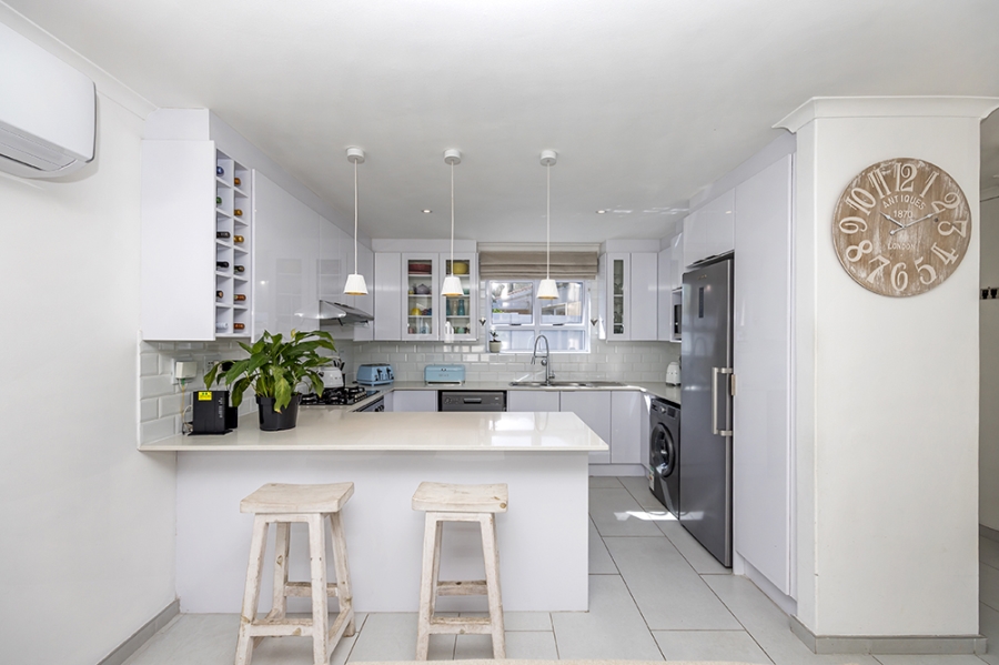 3 Bedroom Property for Sale in Sunningdale Western Cape